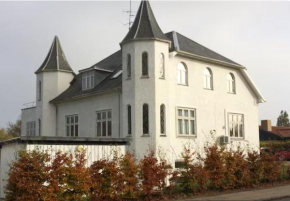 Charming rooms close to city and E45